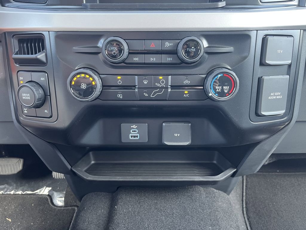 New 2026 Oxford White Ford F-250® XL image 24