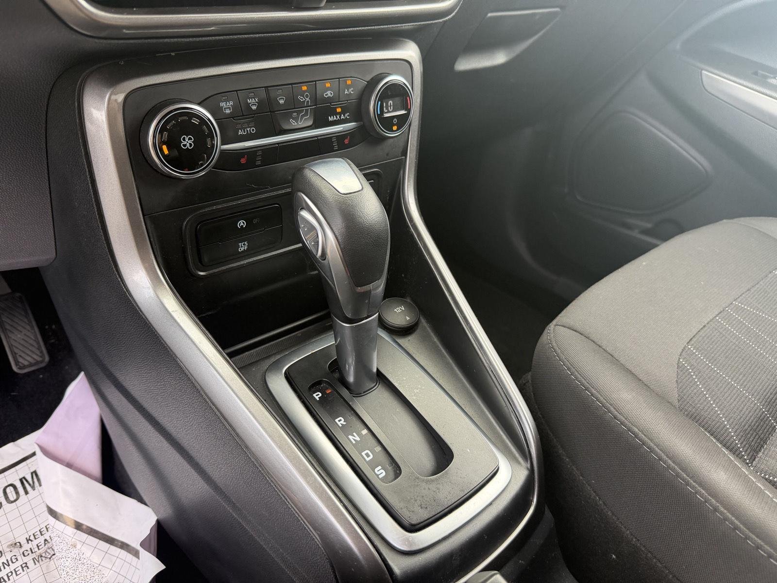 Used 2020 Shadow Black Ford SE image 15