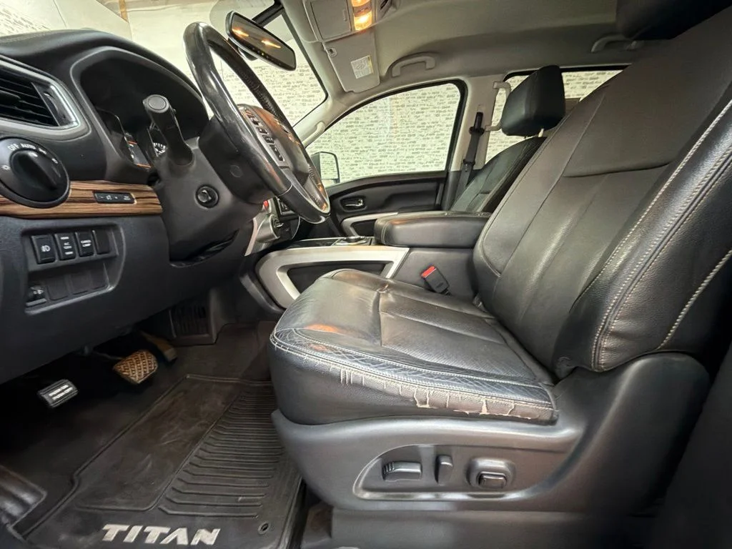 Used 2019 Gun Metallic Nissan SL image 25