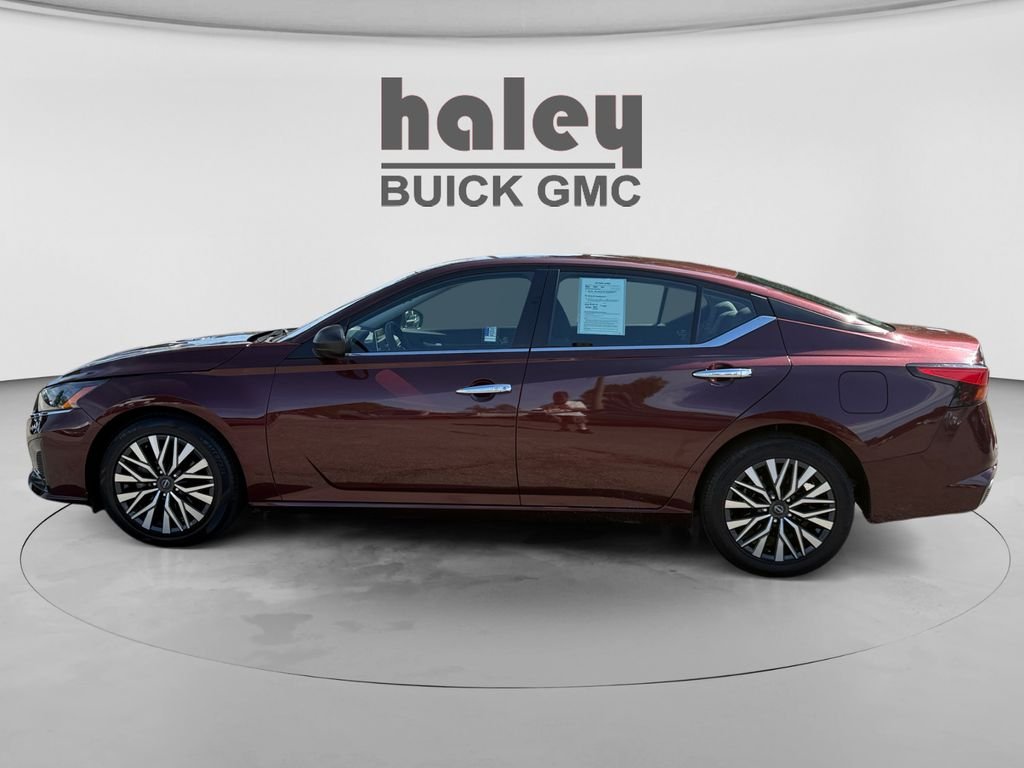Used 2024 Red Nissan 2.5 SV image 2