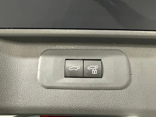 Used 2024  Toyota XLE image 12