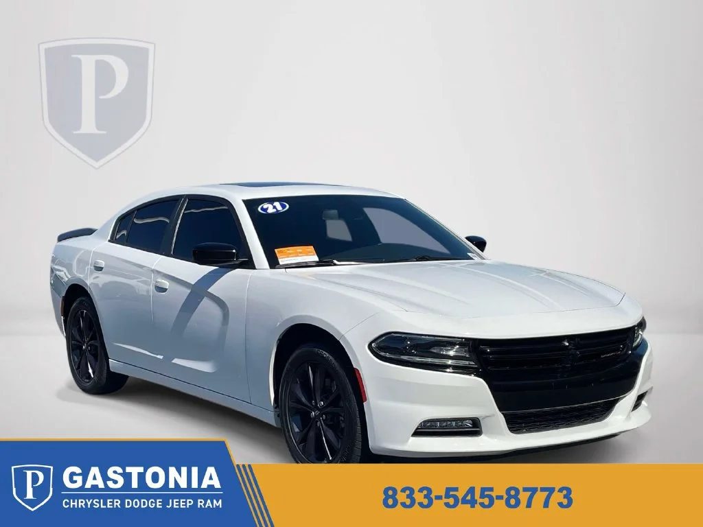 Used 2021 White Dodge SXT image 1