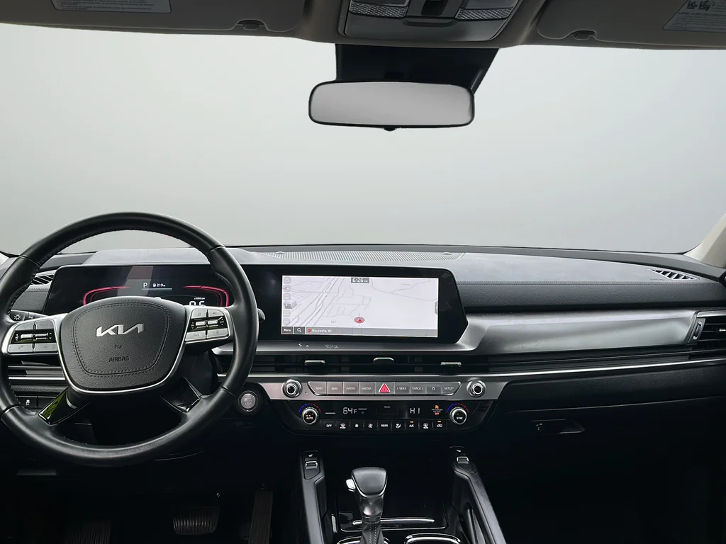 Used 2024 Red Kia S image 9