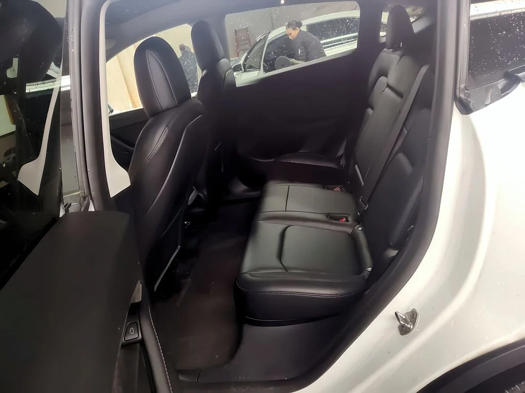 2022 Tesla Model Y Long Range - Photo 13