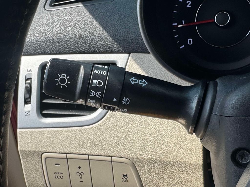 Used 2016 Red Hyundai Value Edition image 23