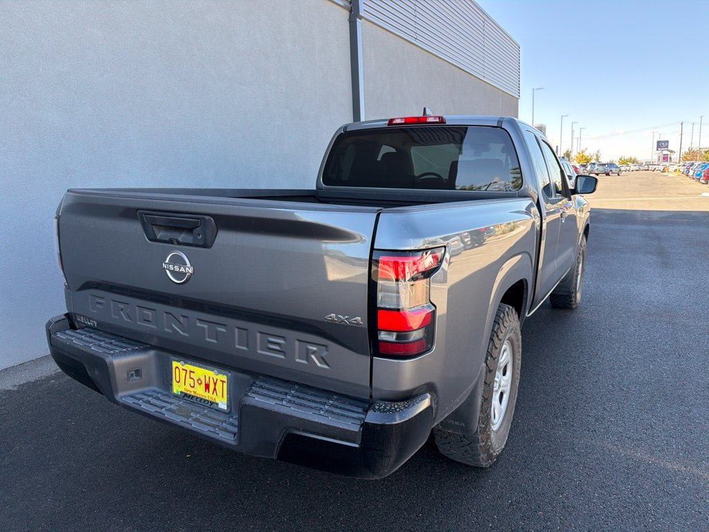 Used 2022 Gray Nissan S image 7
