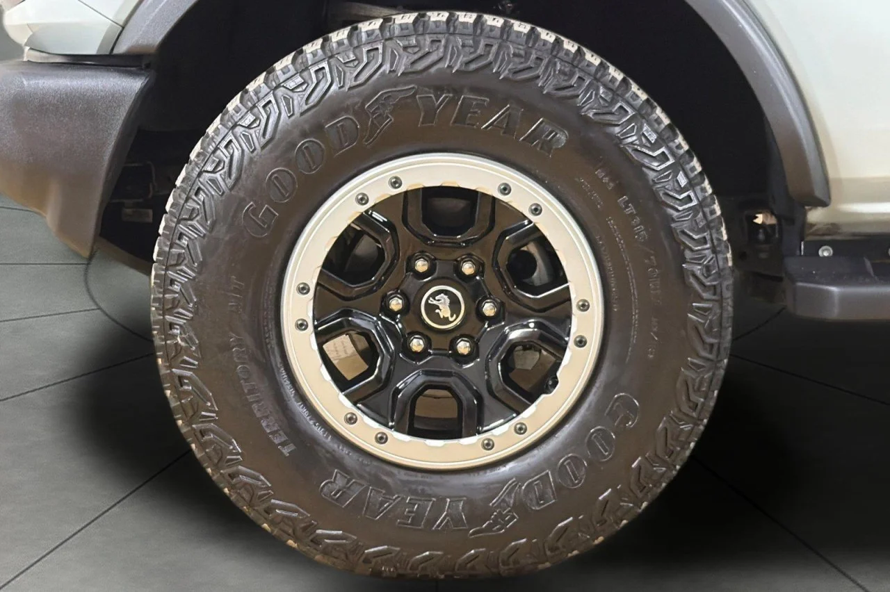 Used 2022 CACTUS GREY Ford Outer Banks image 24