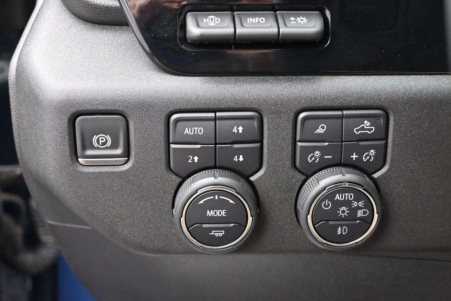 Used 2025 Lakeshore Blue Metallic Chevrolet LTZ image 28