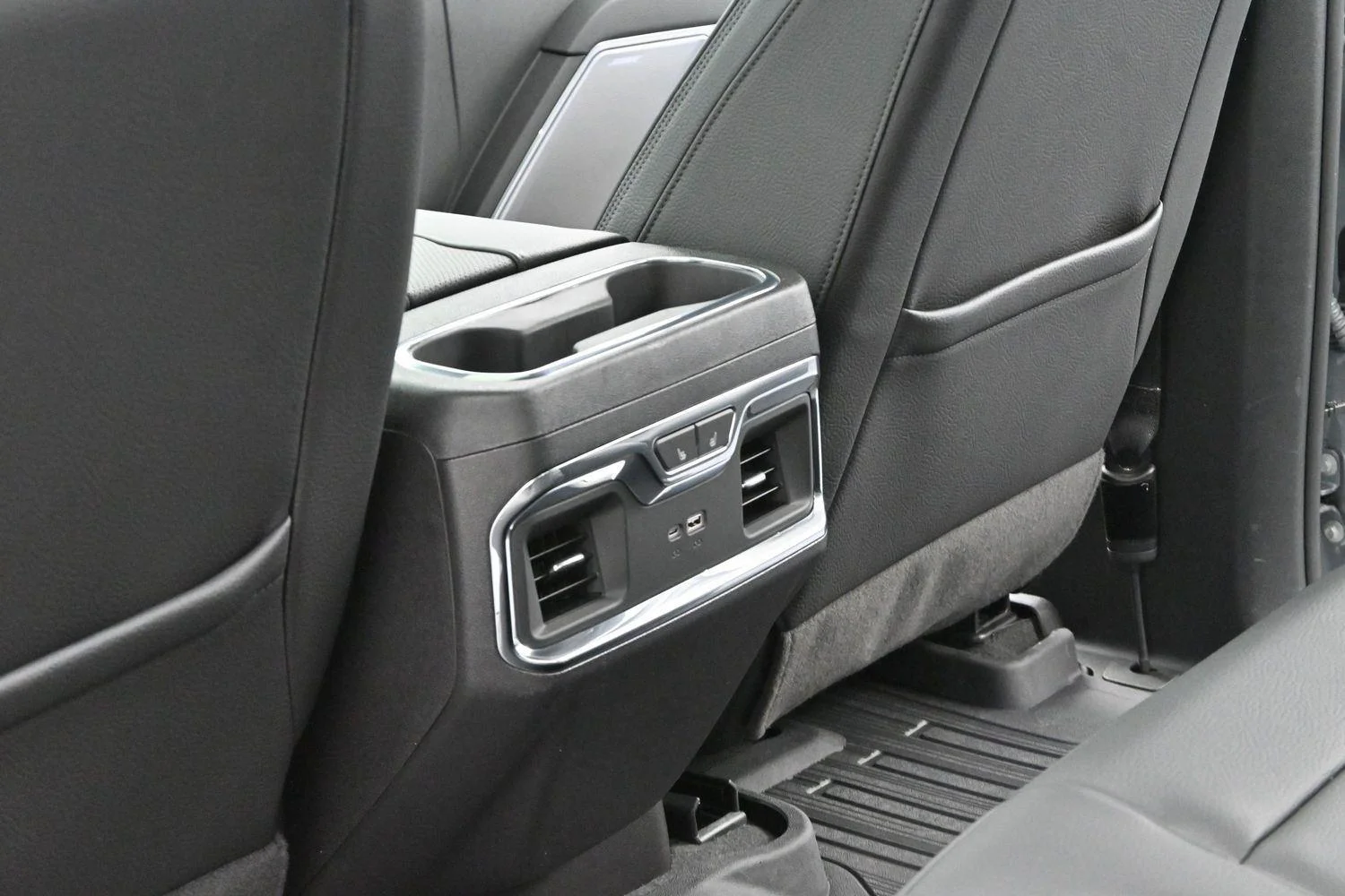Used 2024 Sterling Metallic GMC Denali image 33
