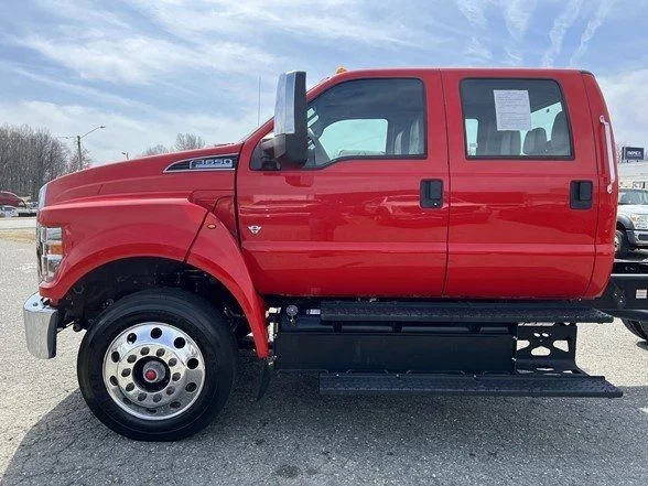Used 2021 Red Ford Base image 18