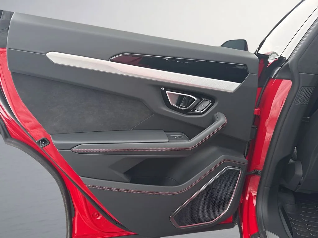 Used 2022 Rosso Antero Lamborghini  image 32