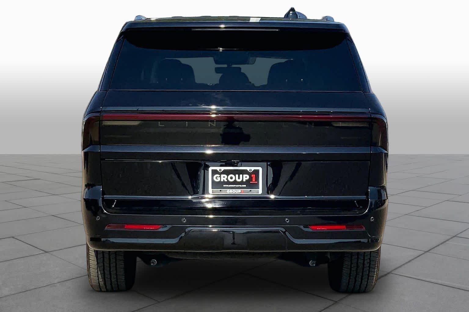 Used 2025 Infinite Black Metallic Clearcoat Lincoln Reserve image 5