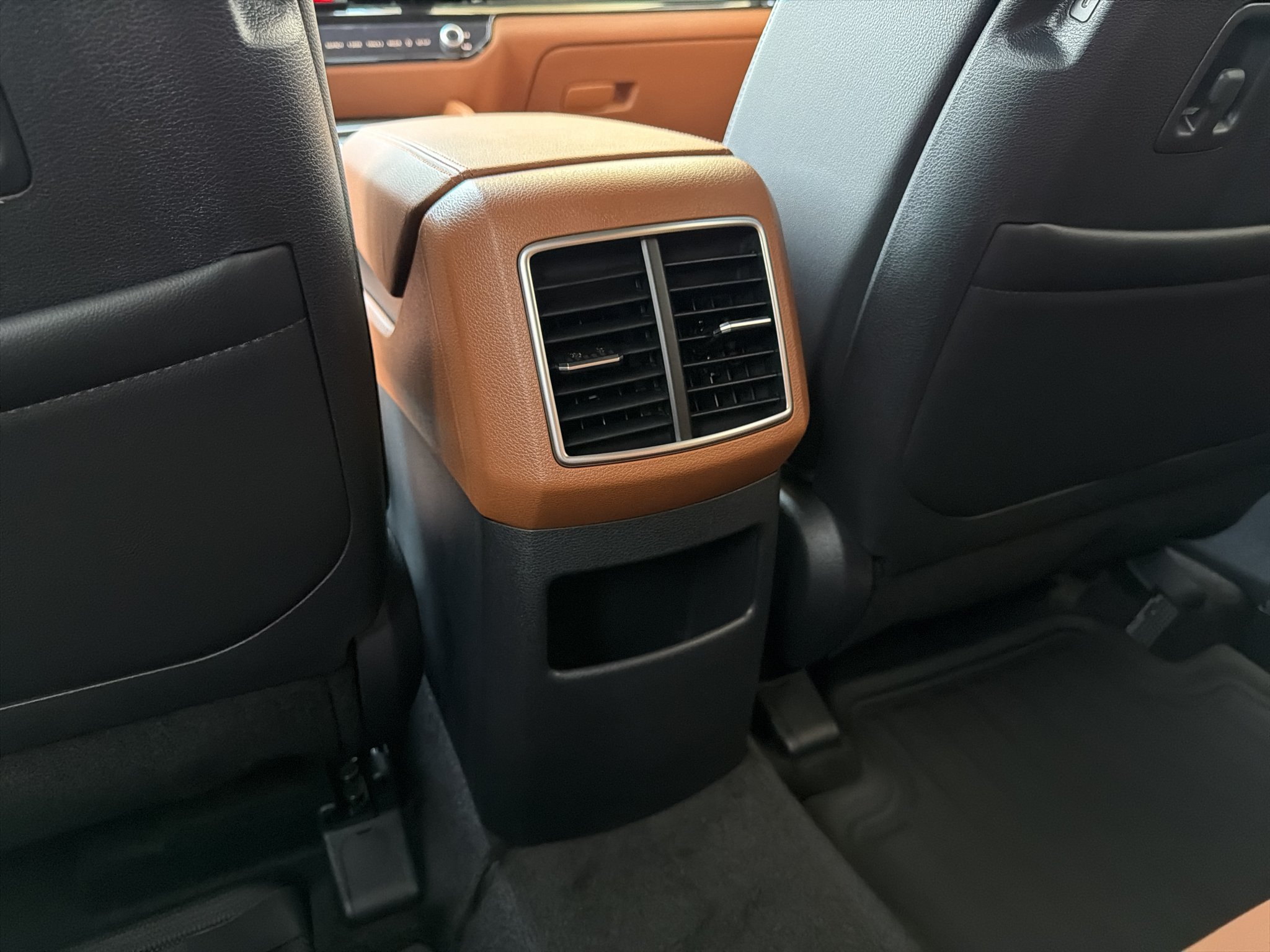 New 2027 Wolf Gray Kia X-Line image 16