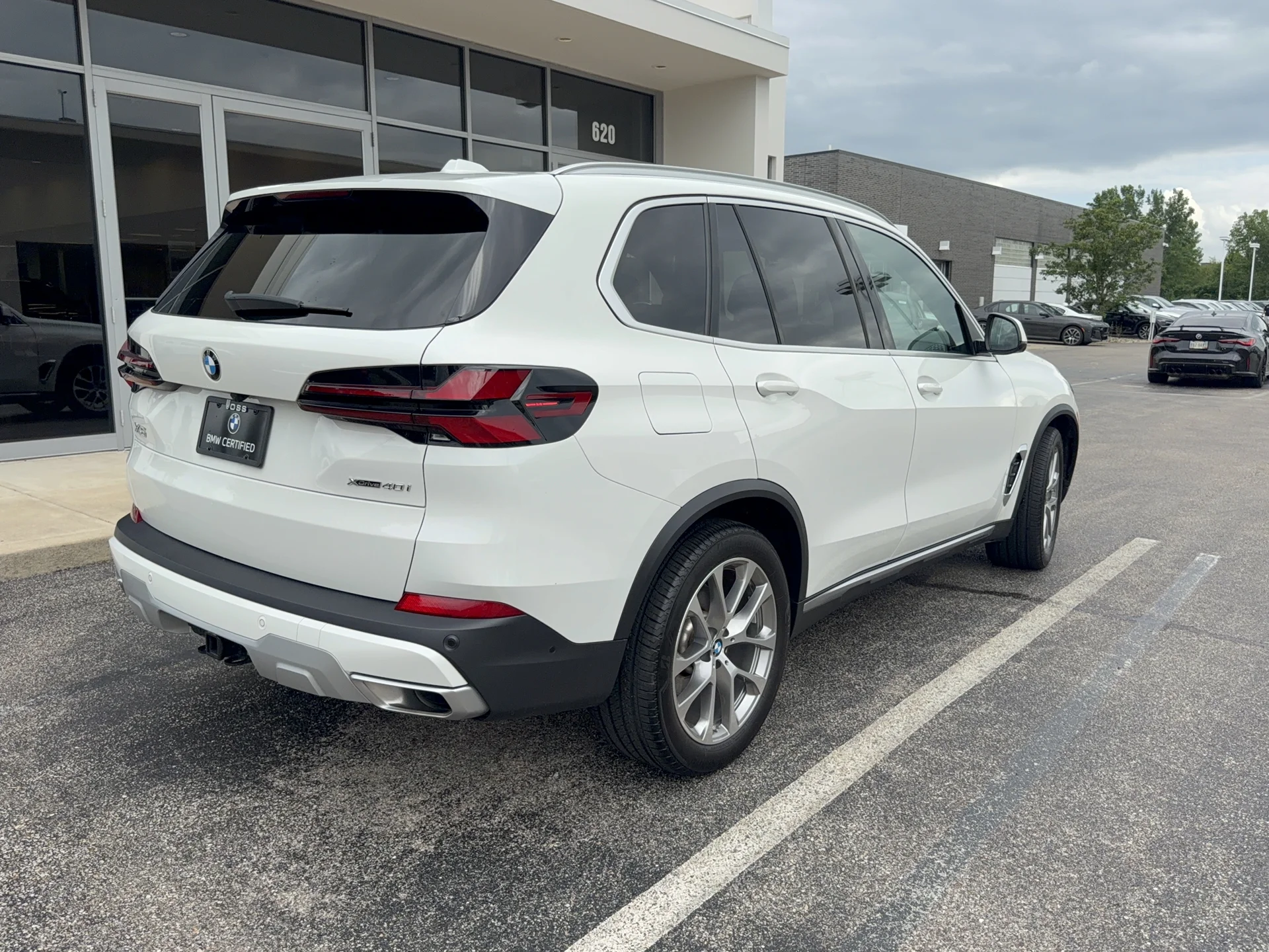 Certified Used 2024 Alpine White BMW xDrive40i image 3