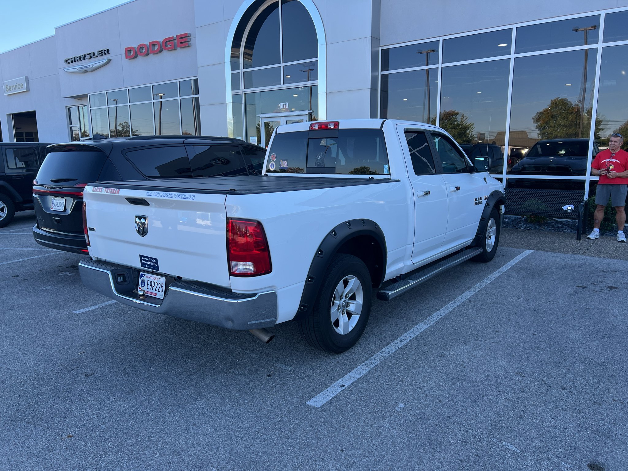 Used 2018 Bright White Clearcoat Ram SLT image 8