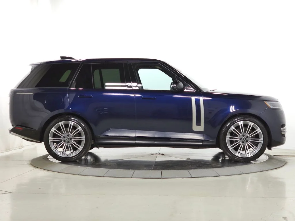 Certified Used 2023 Portofino Blue Metallic Land Rover SE image 9
