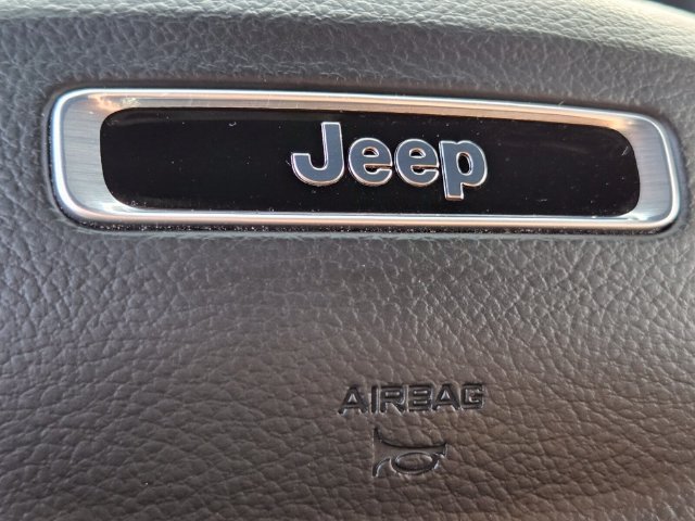 Used 2025 Silver Jeep Limited image 33