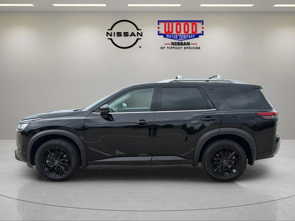 Certified Used 2023 Super Black Nissan SL image 5