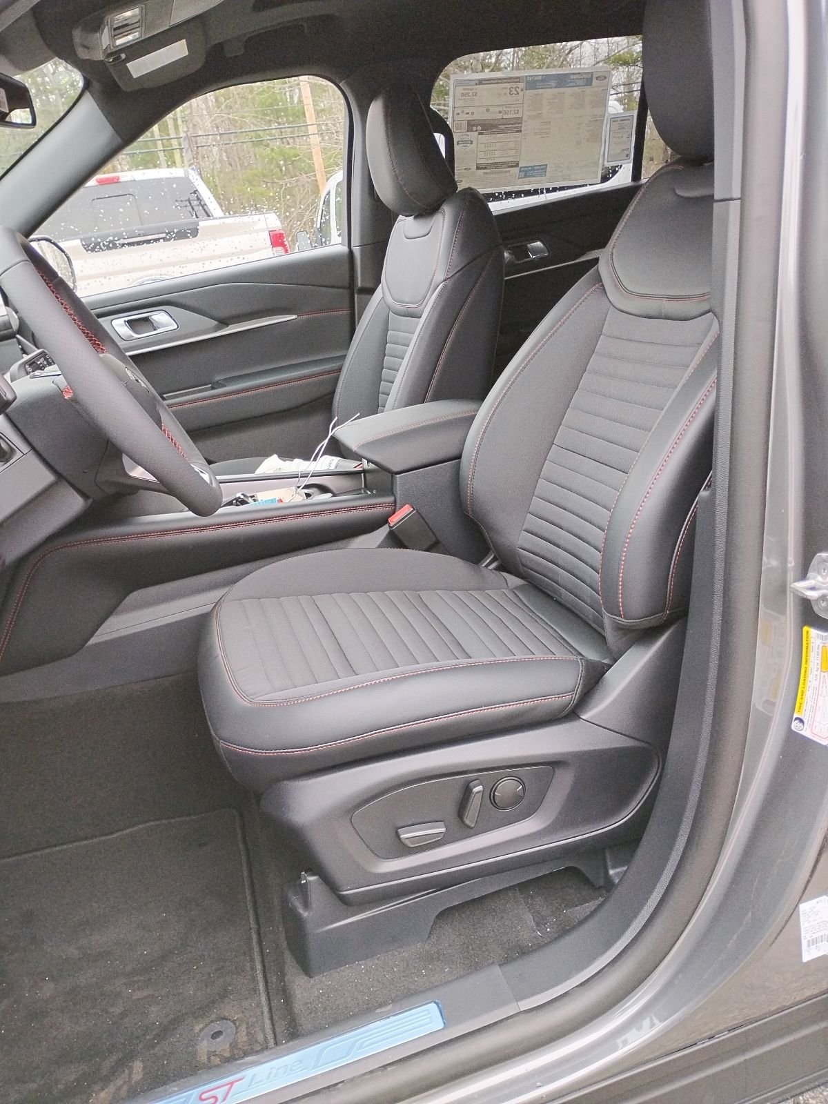 New 2026 Carbonized Gray Metallic Ford ST-Line image 23