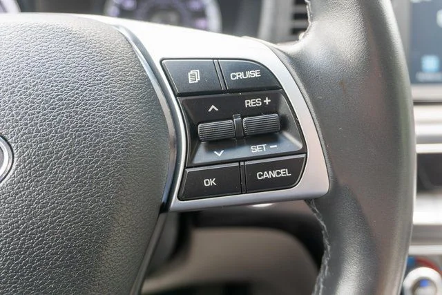Used 2019 White Hyundai Base image 27