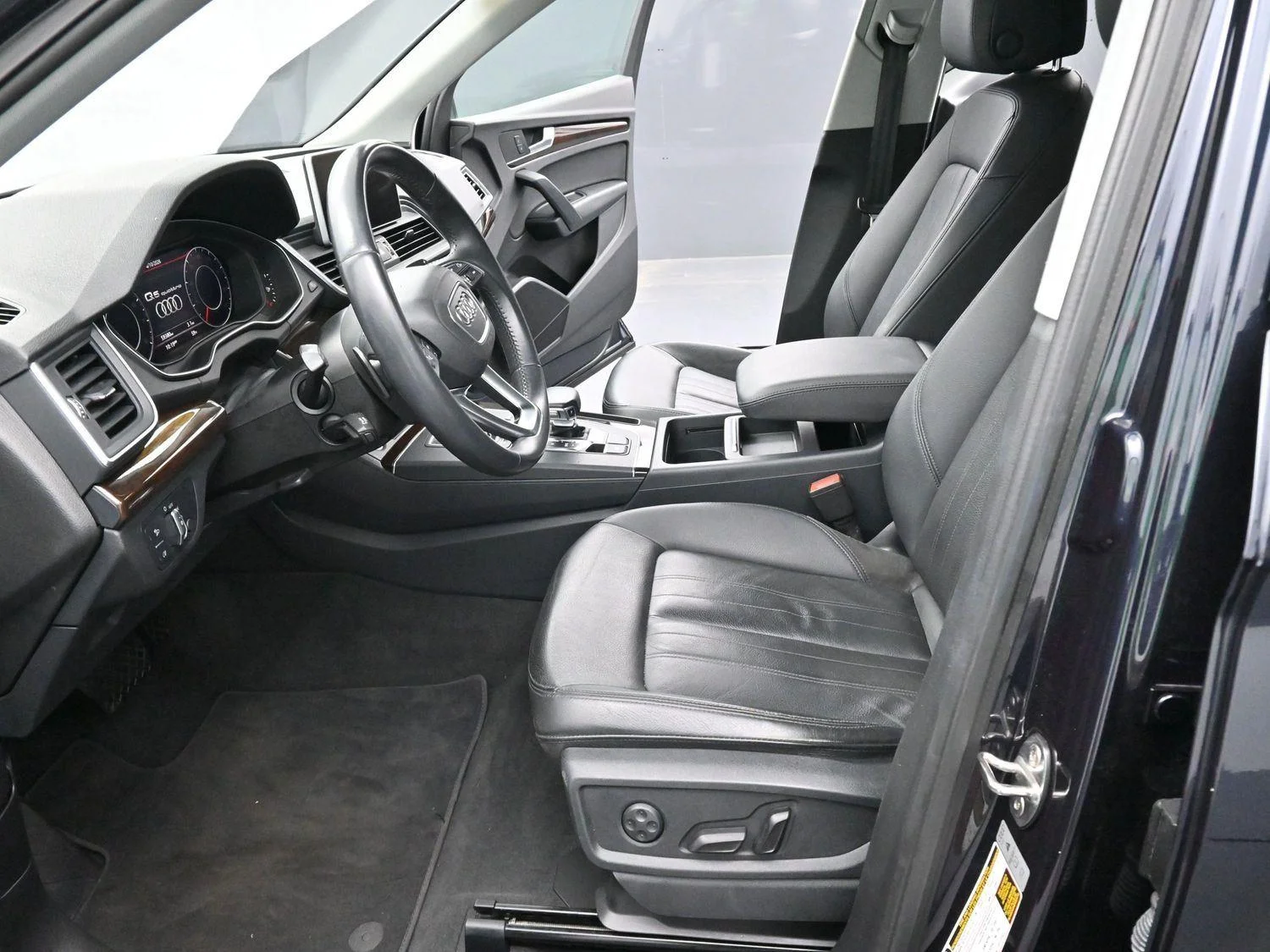 Used 2018 Moonlight Blue Metallic Audi Tech Premium Plus image 15