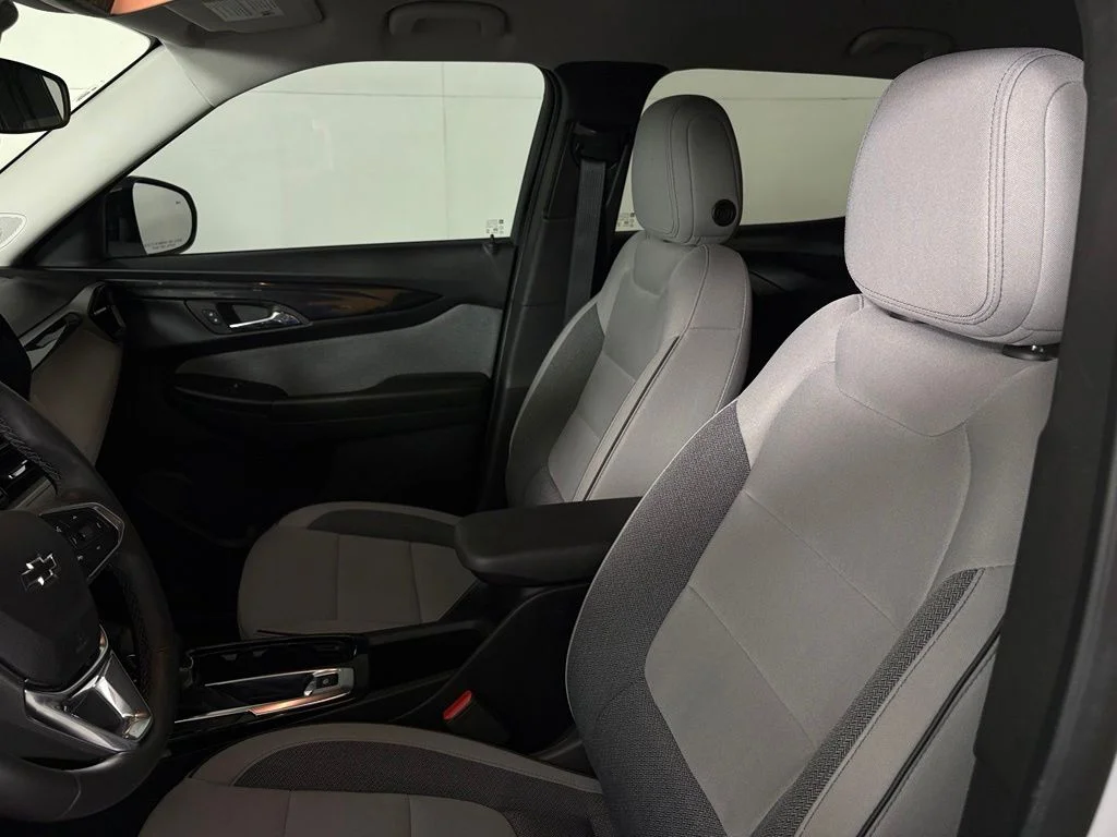 Used 2026 White Chevrolet LT image 18