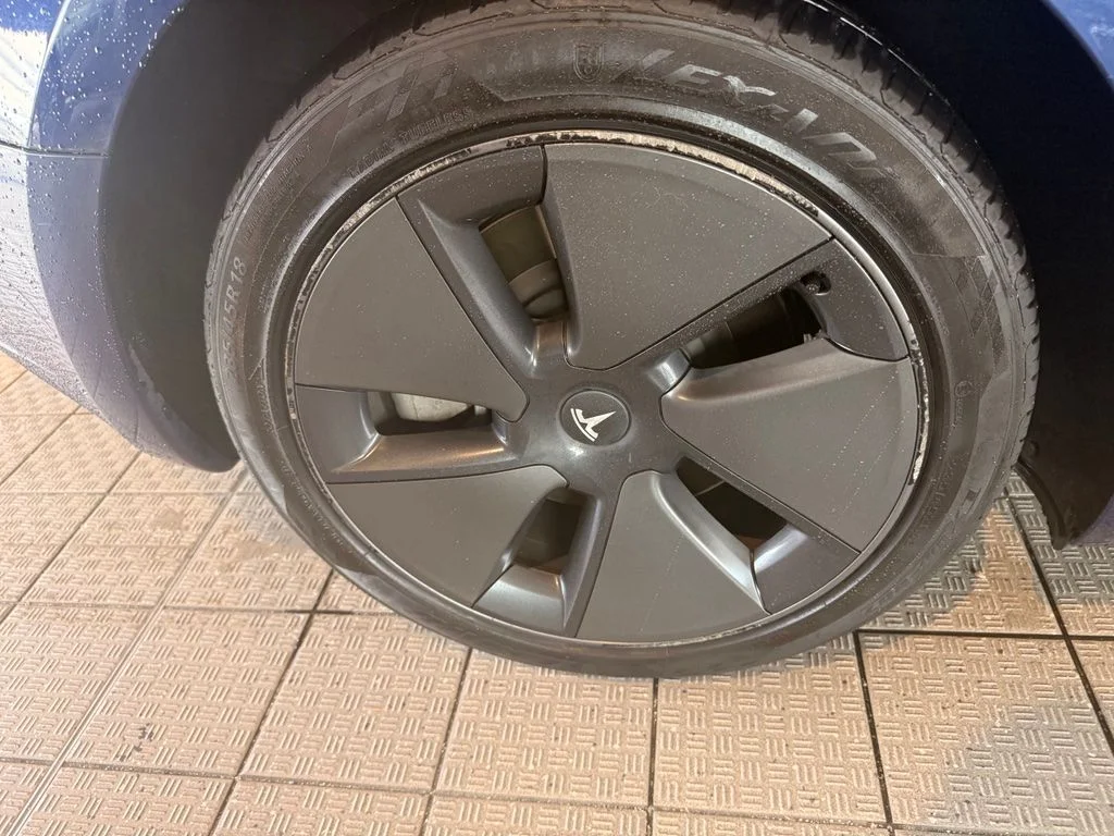 Used 2023 Blue Tesla Base image 15