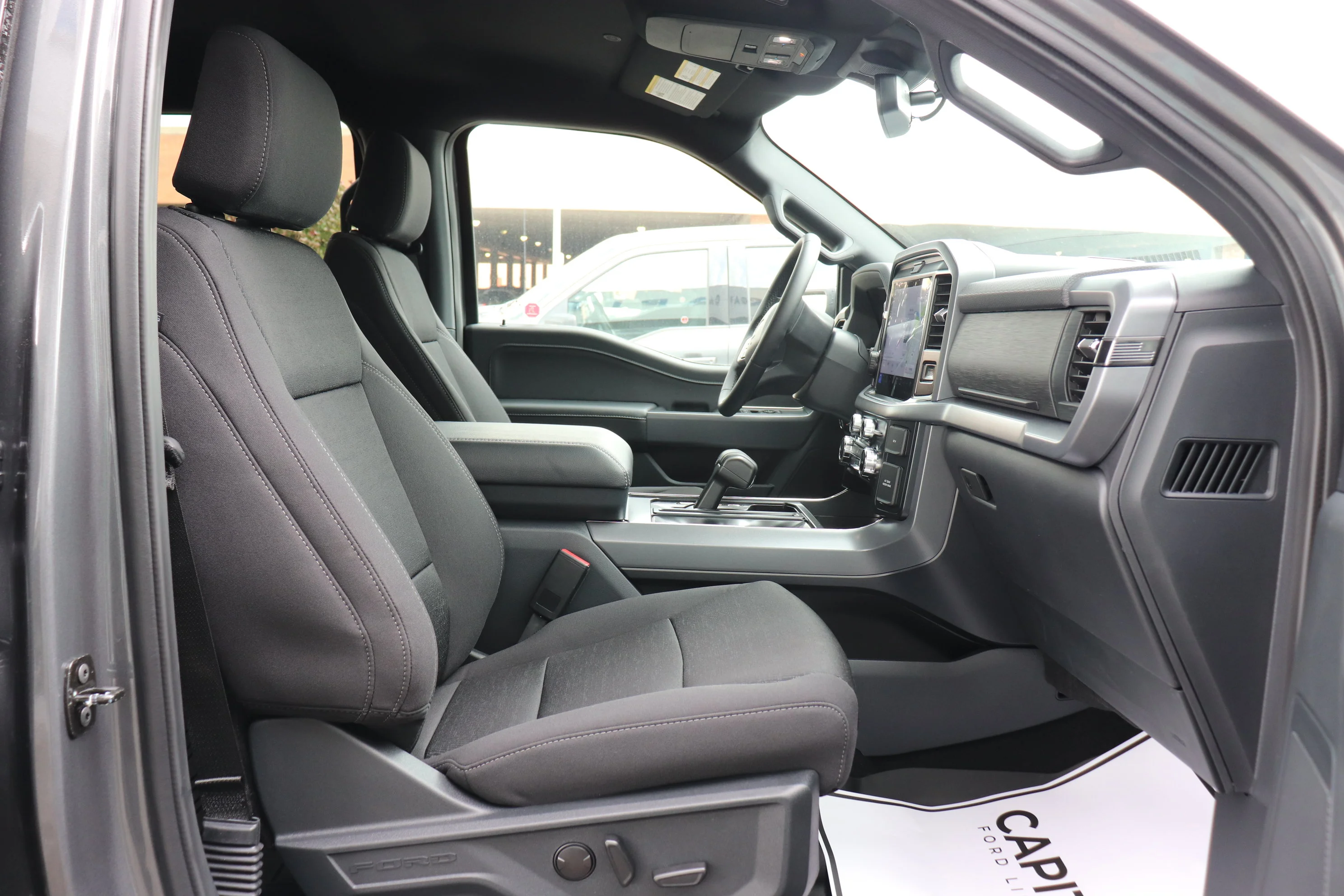 New 2026 CARBONIZED GREY METALLIC Ford XLT image 8