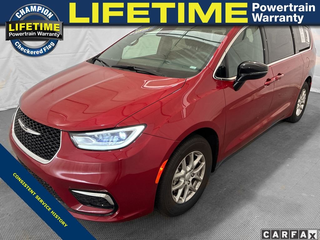 Used 2026 Red Chrysler Select image 1