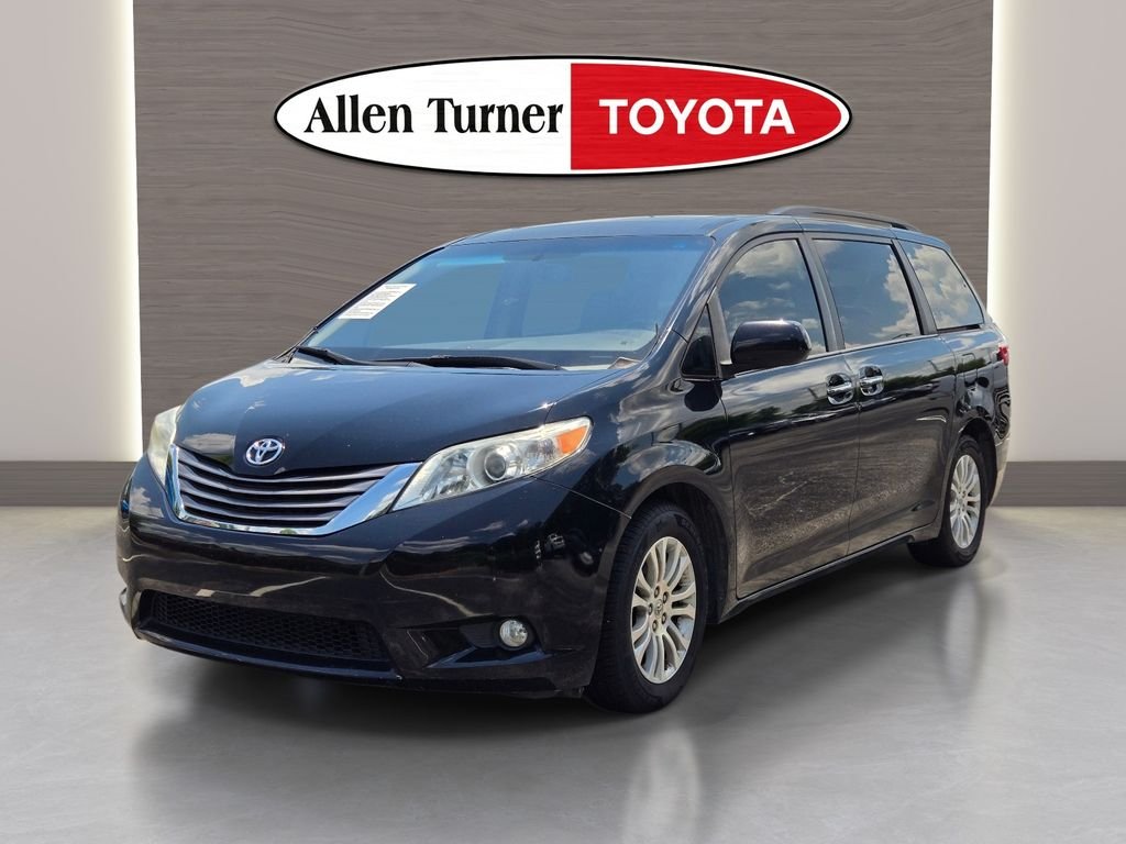 Used 2015 Black Toyota XLE image 5