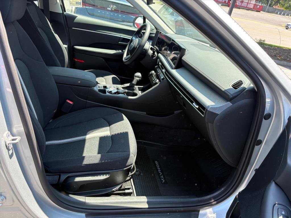 New 2026 Aero Silver Metallic Hyundai SE image 57