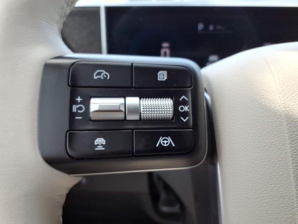 New 2026 White Hyundai SE image 19