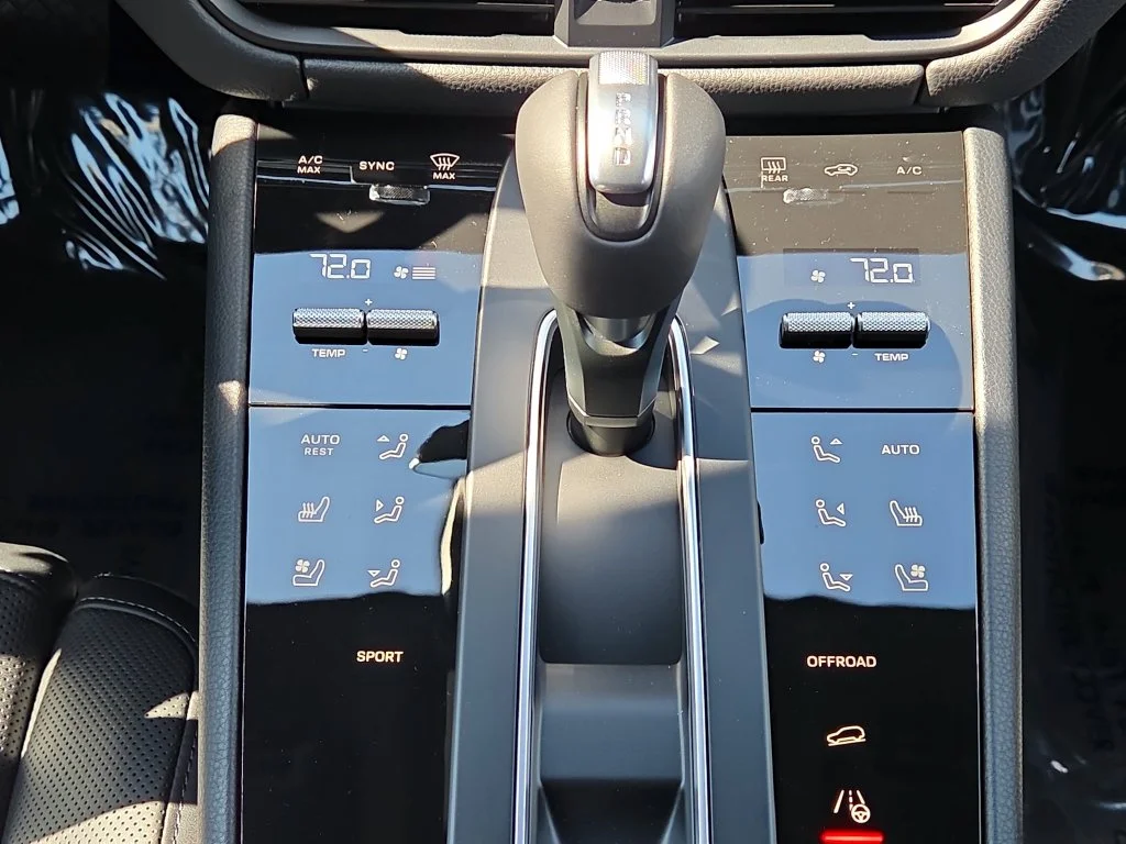 Certified Used 2026  Porsche Base image 17