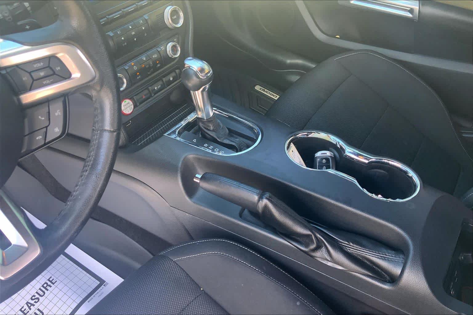 Used 2015 Black Ford V6 image 16