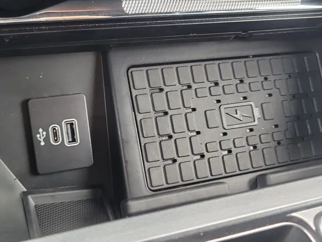 Used 2025 Gray Ford Lariat image 27