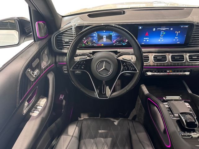 New 2026 MANUFAKTUR Moonlight White Metallic Mercedes-Benz Maybach GLS 600 image 13