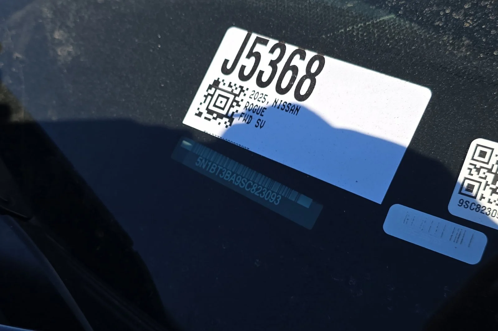 Used 2025 Deep Ocean Blue Pearl Nissan SV image 3