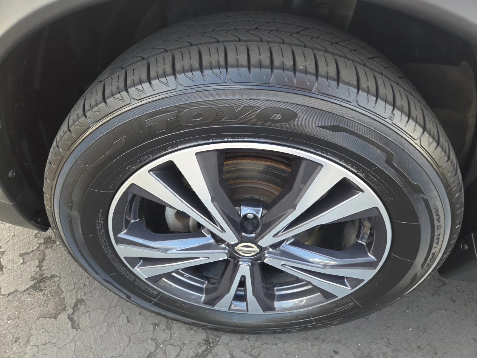 Certified Used 2018 Brilliant Silver Nissan SL image 10
