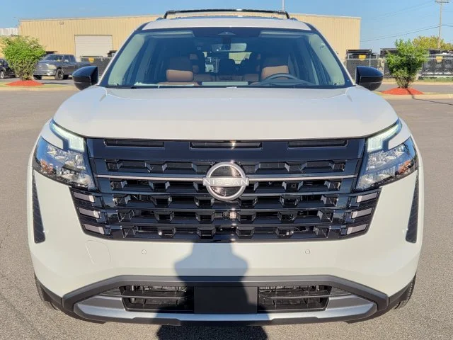 New 2026 Everest White Pearl TriCoat Nissan Platinum image 6