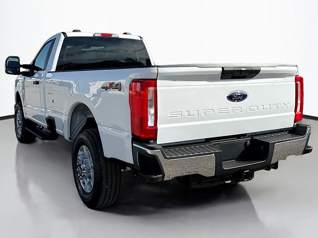 New 2026 Oxford White Ford F-350® XLT image 7