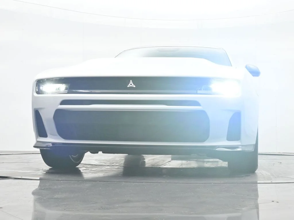 New 2026 White Knuckle Exterior Paint Dodge R/T image 34
