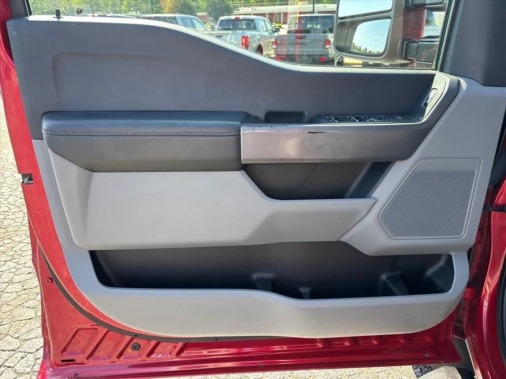 Used 2023 Red Ford XLT image 25