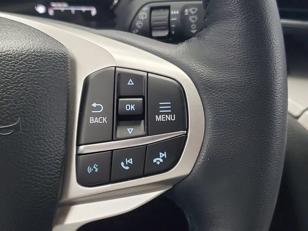 Used 2024 Black Ford XLT image 9