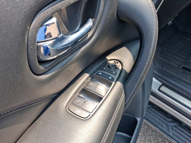 Used 2021 Silver INFINITI LUXE AWD image 17