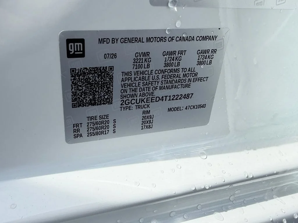 New 2026 Summit White Chevrolet RST image 18