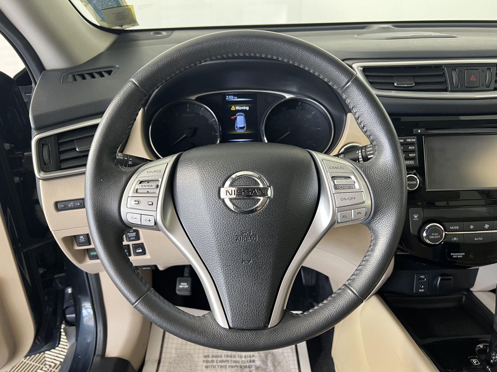 Used 2016 Arctic Blue Metallic Nissan SL image 10