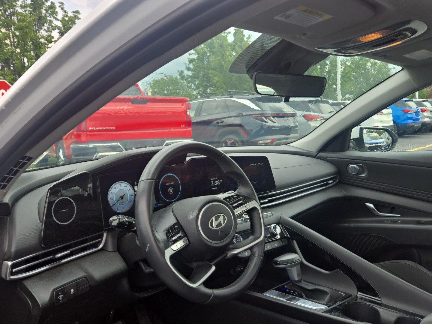 Used 2024 Serenity White Hyundai SEL image 3