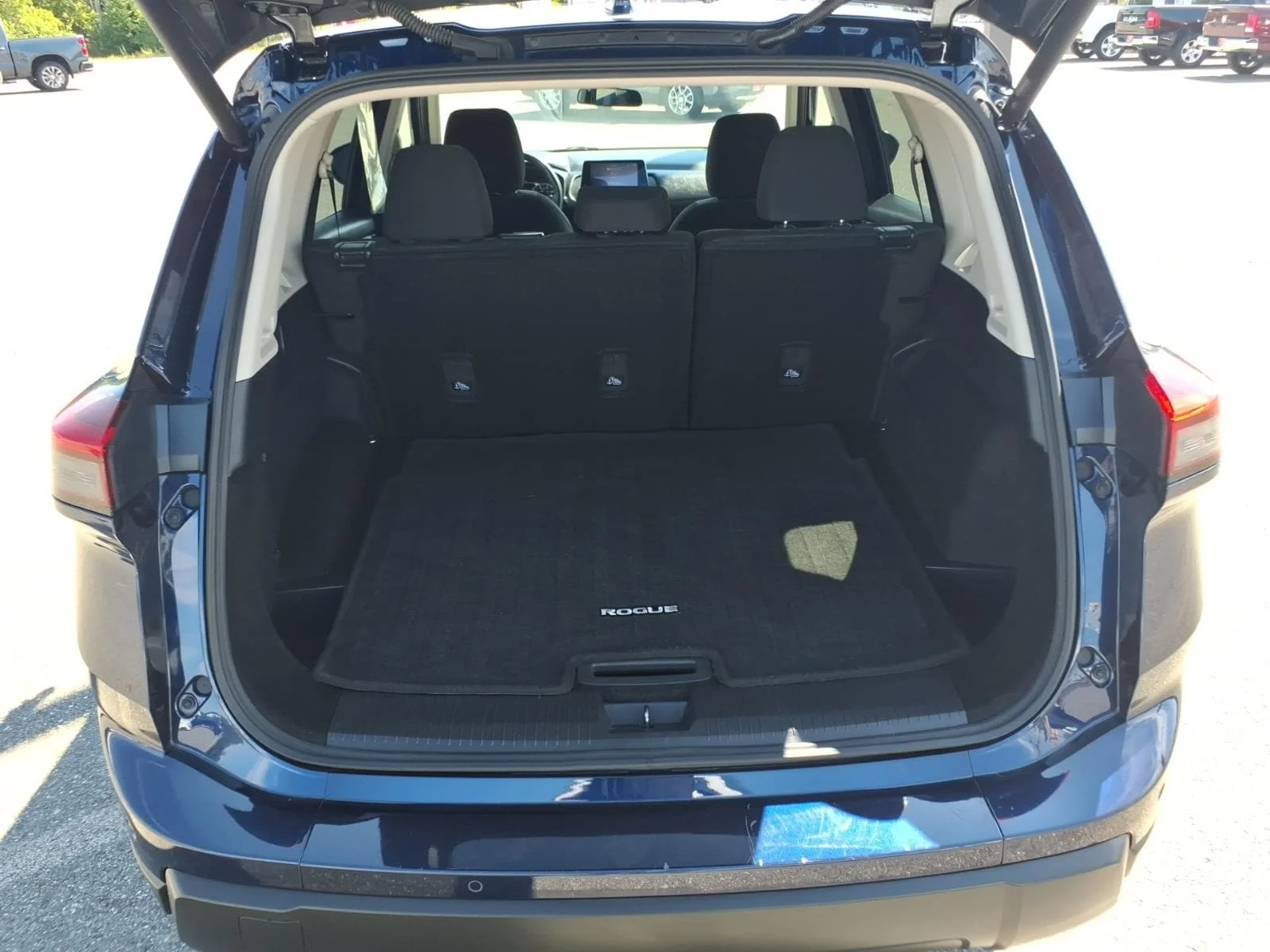 Used 2025 Deep Ocean Blue Nissan SV image 12