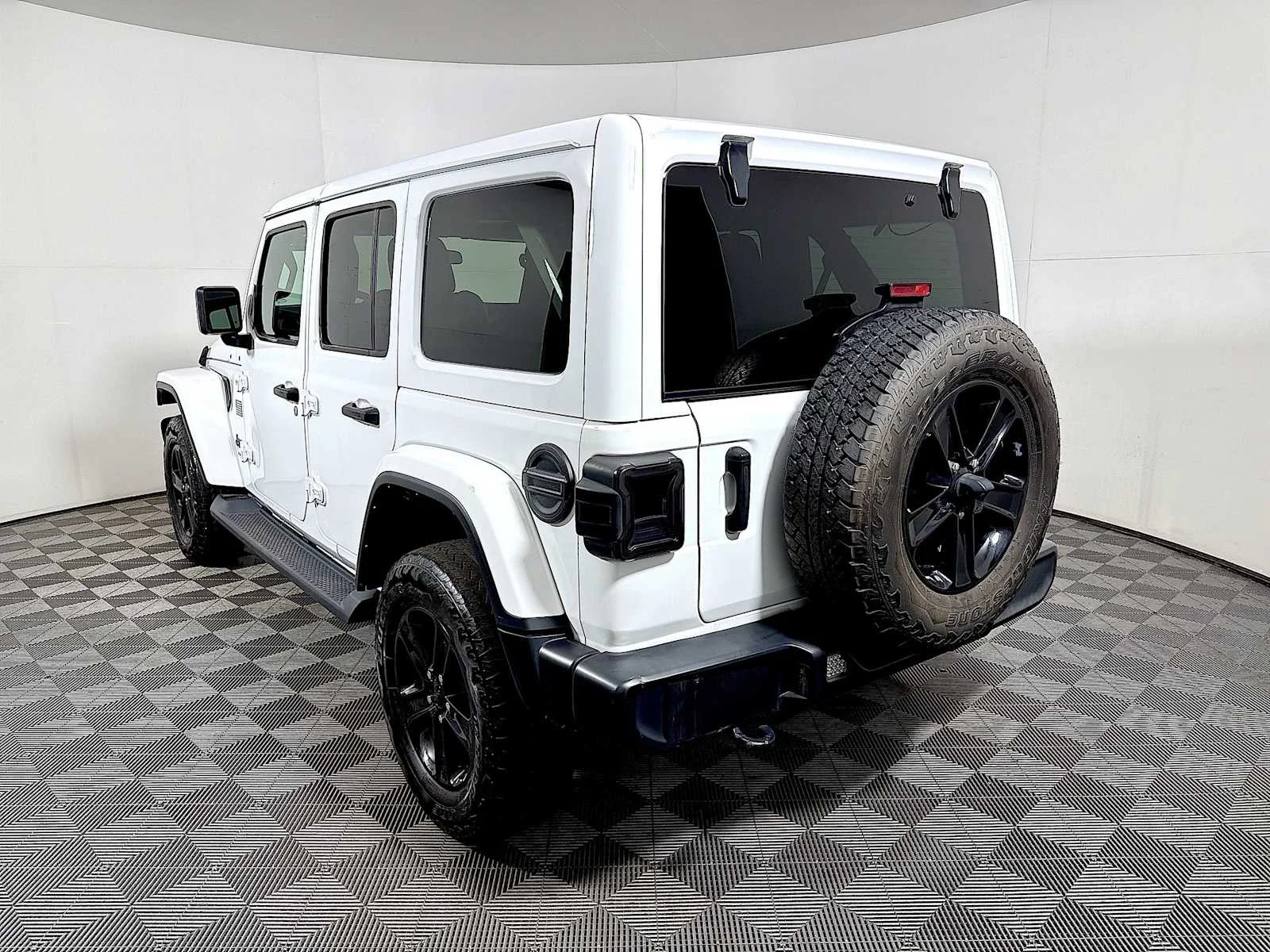 Used 2021 Bright White Clearcoat Jeep Unlimited Sahara Altitude image 5