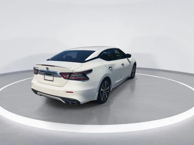 Used 2020 White Nissan 3.5 S image 8